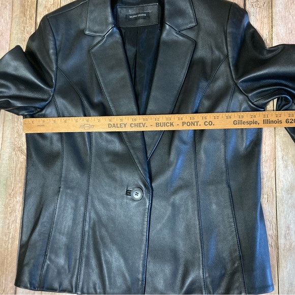 Valerie Steven’s Black Lined 100% Leather Button Down Jacket Size XL Preowned - Picture 3 of 11